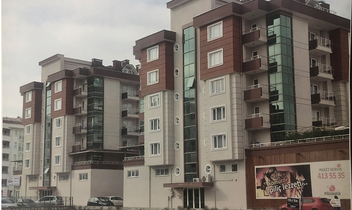 Özlüce Herta Sitesi — giriş ve zemin kat